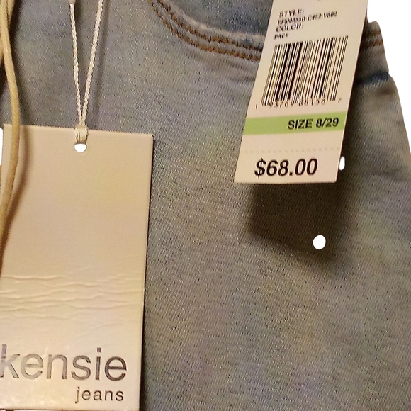 Kenzie Jeans - Lite Wash Skinny,Cropped,Slightly Distressed Jeans W/Braided Belt - Picture 4 of 16